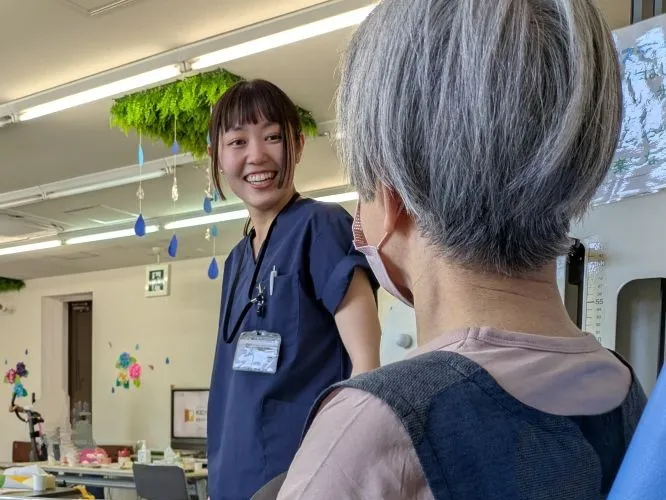 もみリハの家深谷の機能訓練中の様子